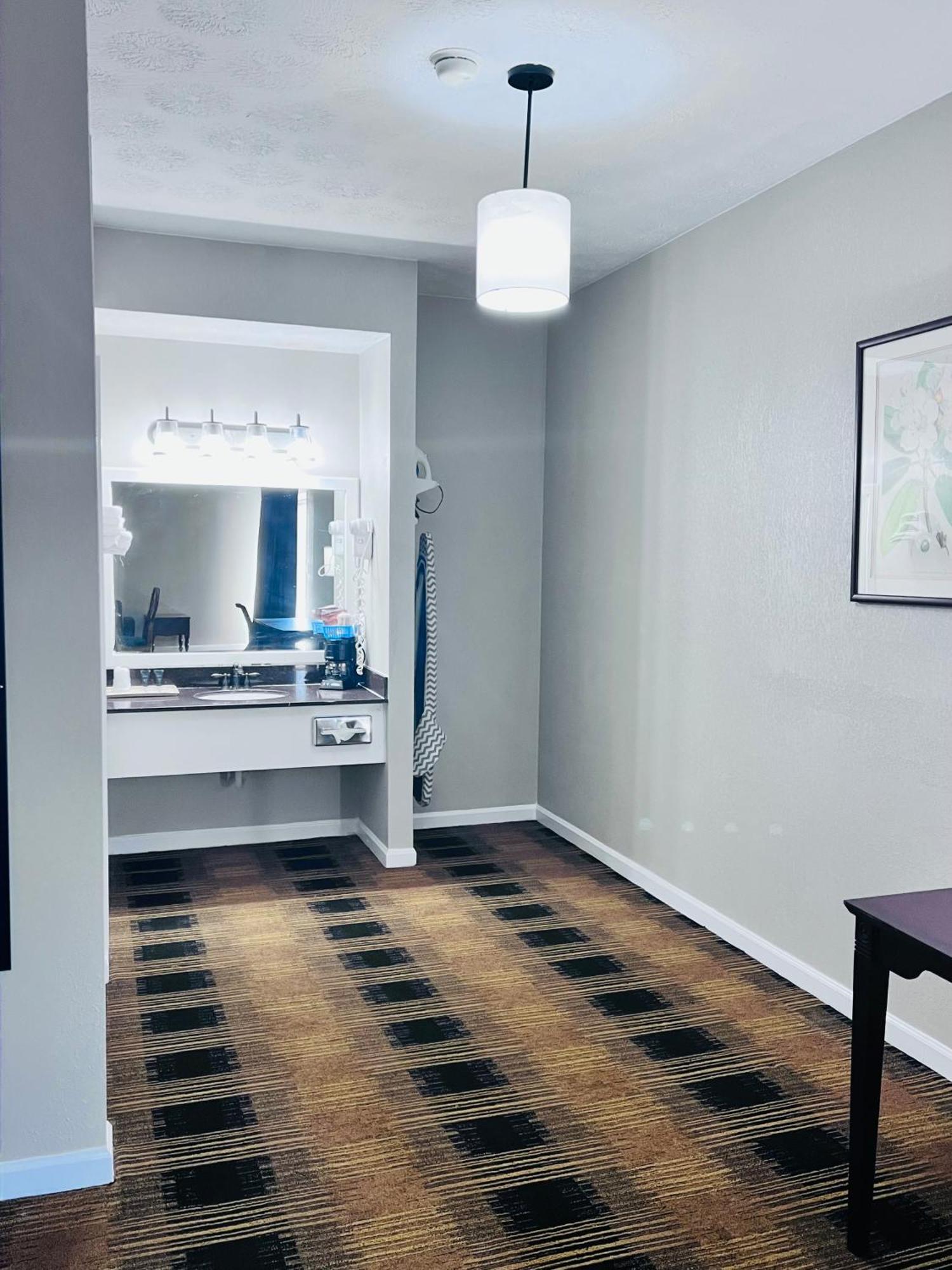 Budgetel Inn & Suites Dillard Eksteriør billede
